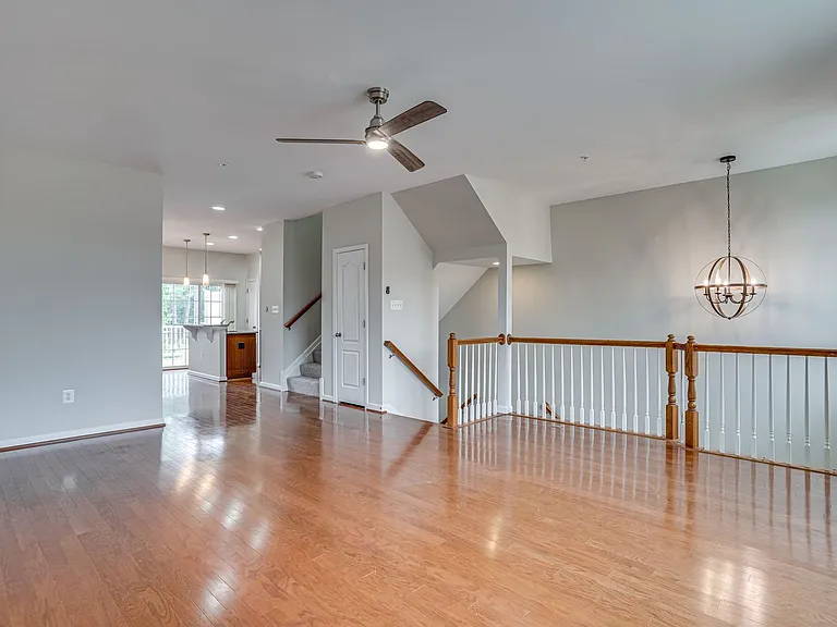 2895 Sedgemore Pl — Photo 4