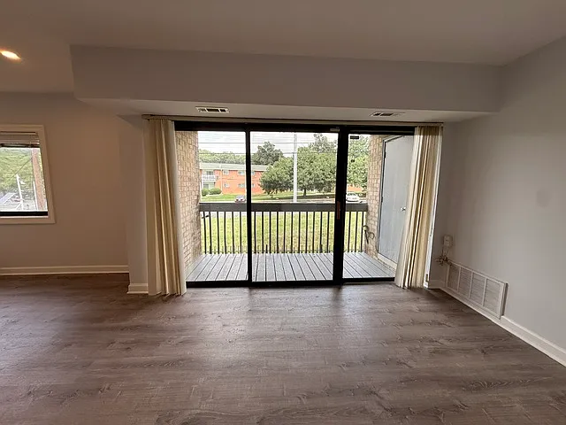 6300 Hil Mar Dr #5-8 — Photo 6