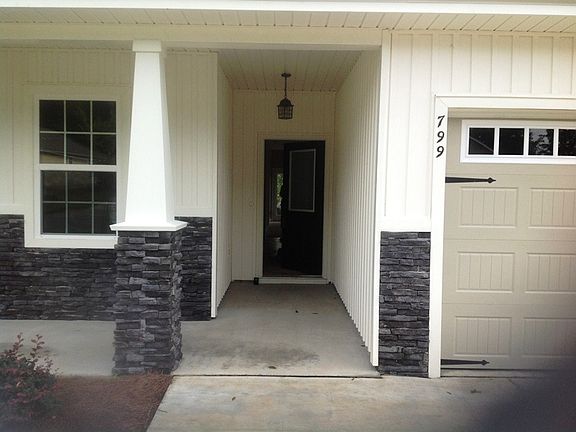 2nd image of 799 Brooke Manor Dr