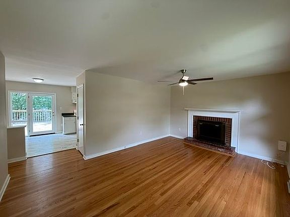 3rd image of 302 Burnley Dr