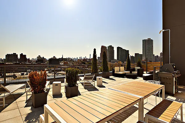 Rented by HighRiseNY | media 7