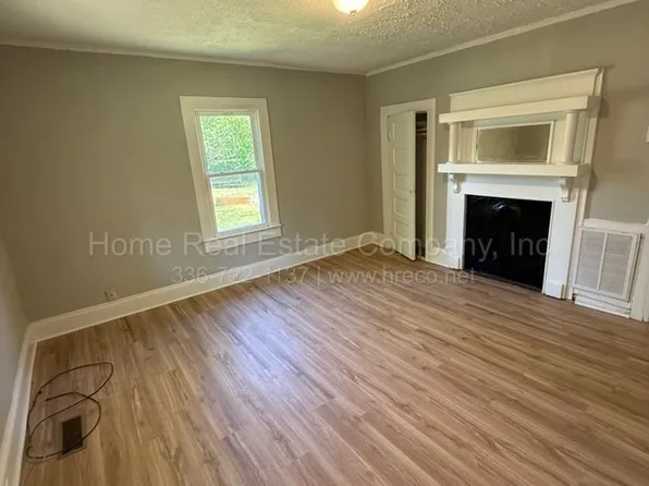 1107 Cayuga St, Winston Salem, NC 27105