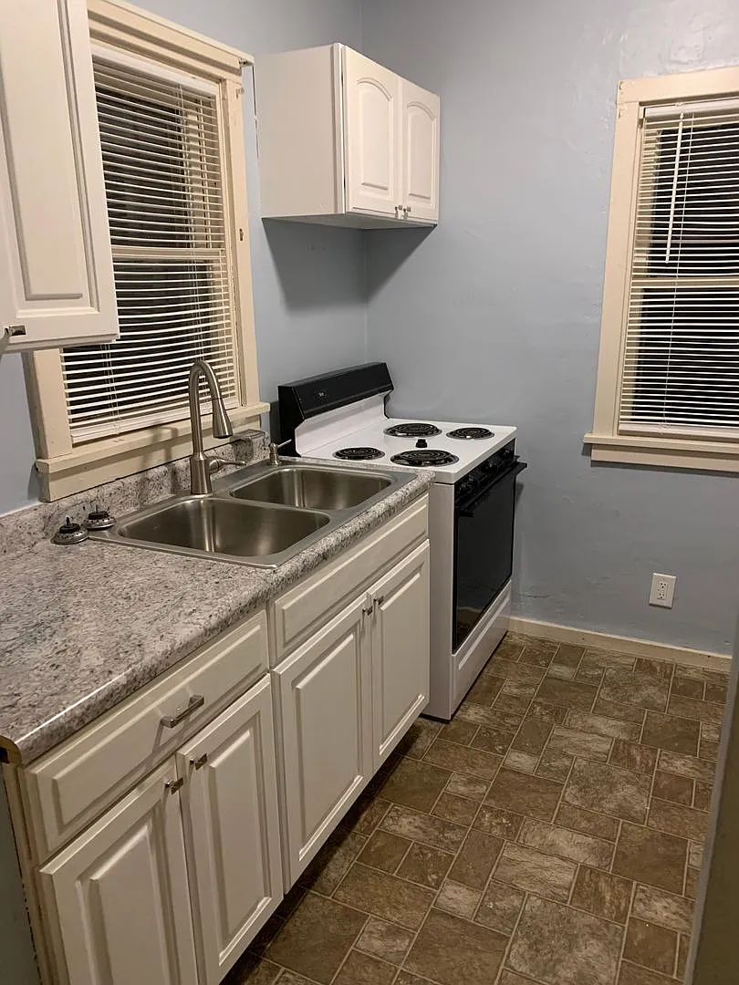 Tired of apartment living? This 1 Bedroom, 1 Bath House is for you! — Photo 2