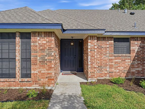 3rd image of 2087 Sabal Dr