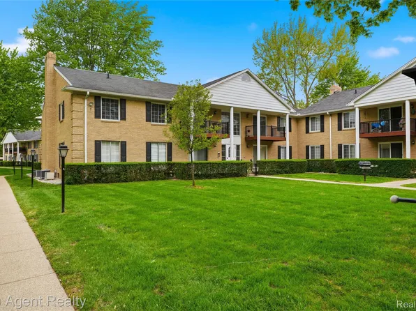 11810 Ina Dr #70, Sterling Heights, MI 48312