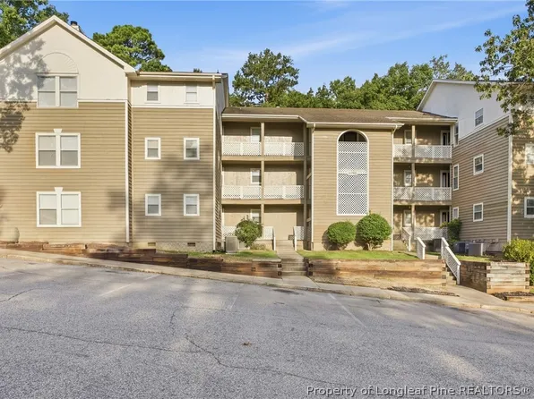 6792-17 Willowbrook Dr, Fayetteville, NC 28314
