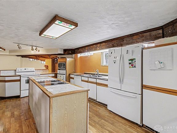 5th image of 1903 Ogden Rd