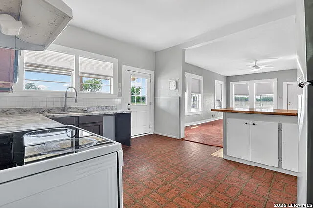 3021 County Road 467 — Photo 5