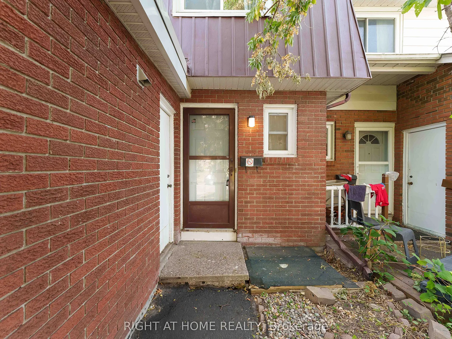 4 bed, $2,700 — Photo 2