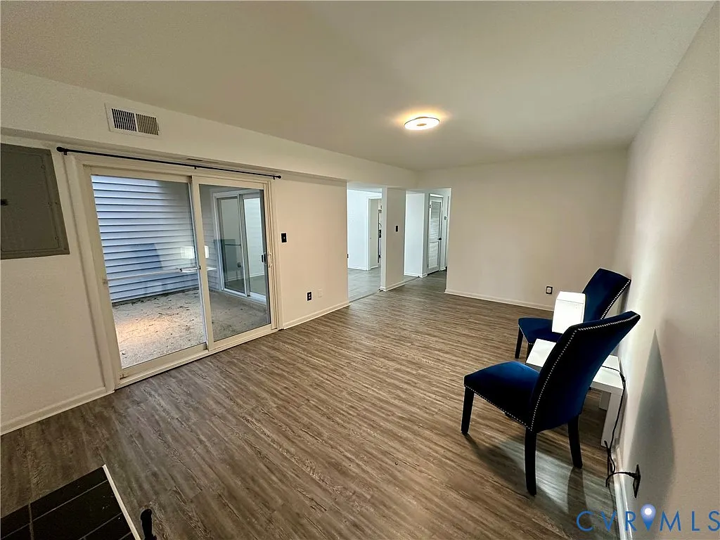 4 bed, 2.5 bath, 1552 sqft, $2,500 — Photo 4