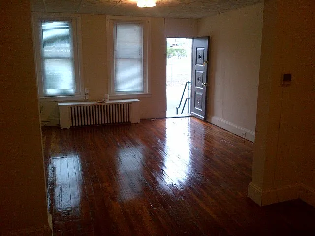 Large house on a main street! — Photo 1