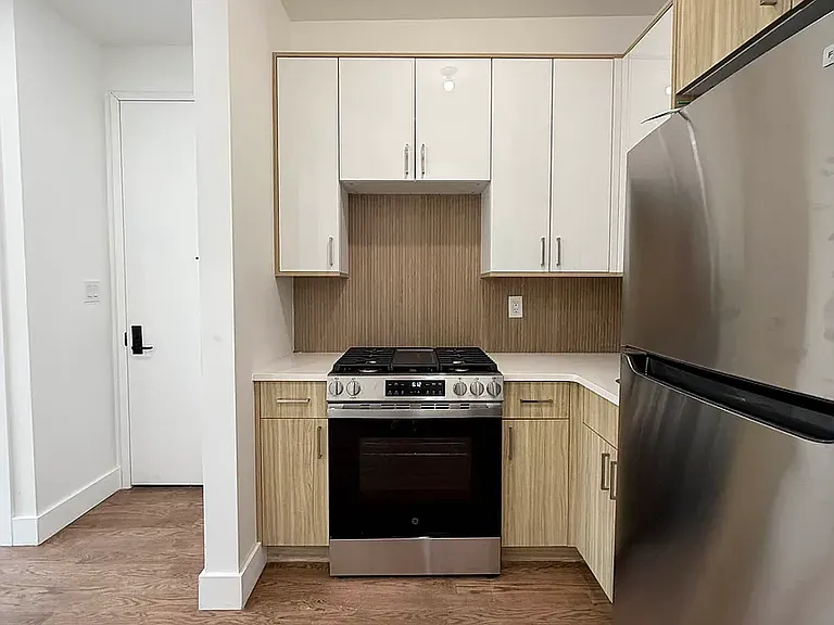 89 Veronica Pl #3 — Photo 3