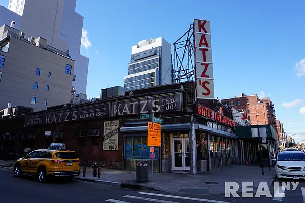 Rented by REAL New York | media 20