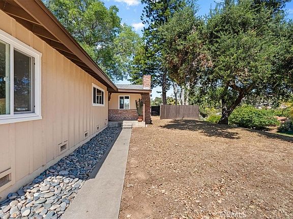 5th image of 213 Beaumont Dr