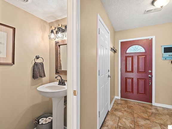 3rd image of 3005 Lynnwood Dr