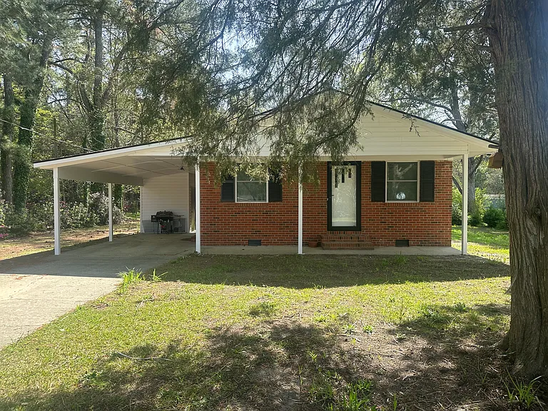 44 Lochern Rd — Photo 7