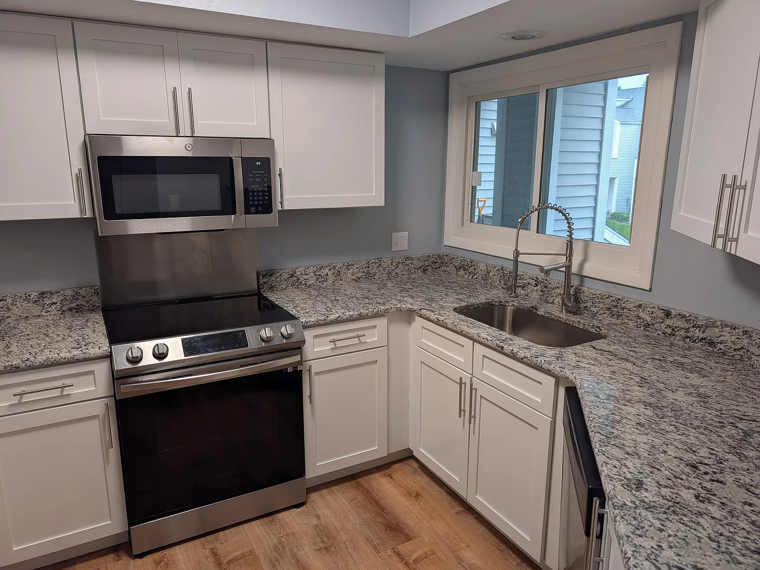 2 bed, 2.5 bath, 1500 sqft, $2,150 — Photo 2