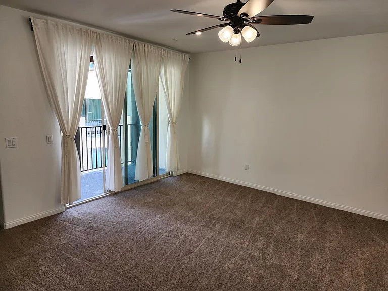 1528 Redbud Way — Photo 15