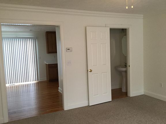 3rd image of 12 Shiloh Ln