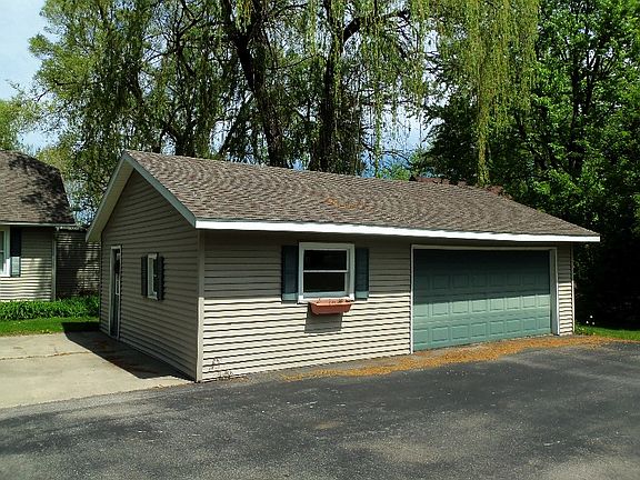 4th image of 3543 Kawkawlin River Dr