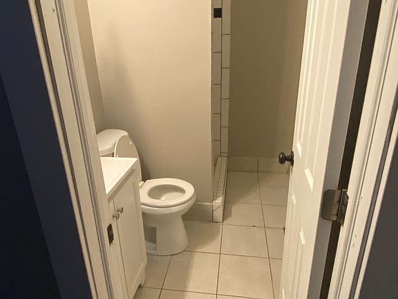 4th image of 2350 Wheeler St #1
