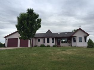 13800 Upton Rd, Bath, MI 48808