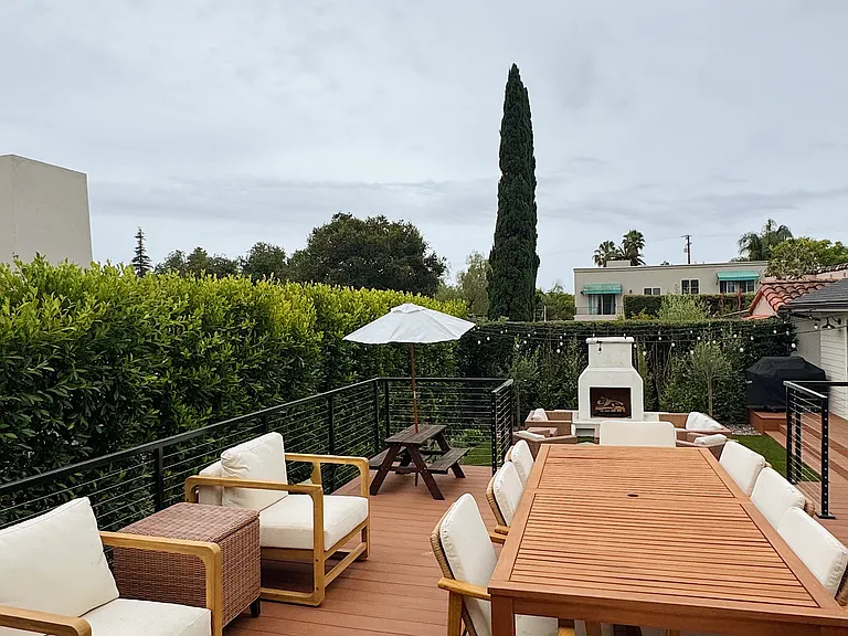 2431 Chapala St — Photo 27