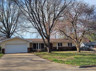 2049 E Greenwood St, Springfield, MO 65804