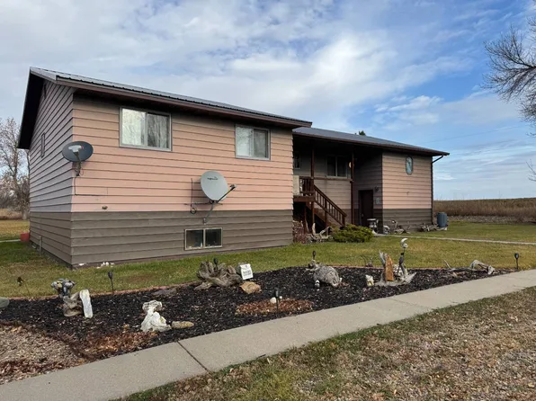 12363 County Road 351, Sidney, MT 59270