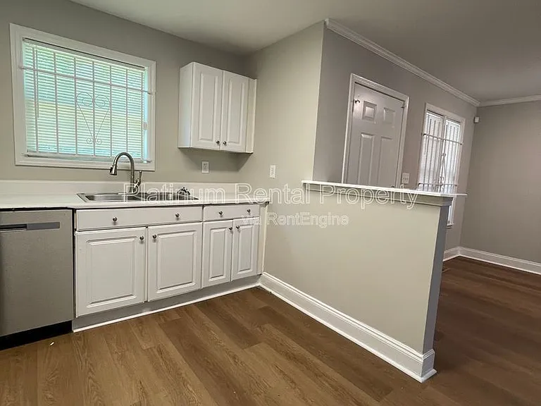 1135 Coleman St SW — Photo 14