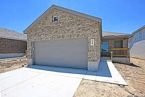 227 Zyra Ave Photo 1