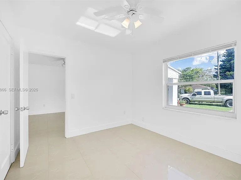 555 NW 90th St #EL — Photo 4