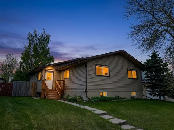 1837 N Meadowbrook Dr SE, Airdrie, AB T4A 1V5