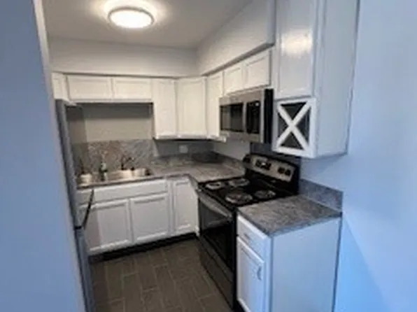 585 S Royal Crest Cir Unit 19, Las Vegas, NV 89169