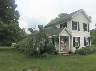 9375 W Parmalee Rd, Middleville, MI 49333