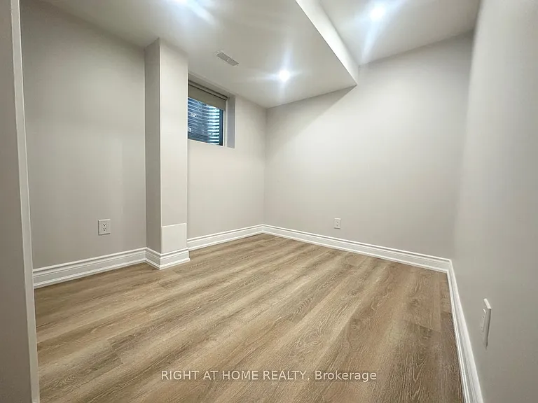 22 Gunn Ave — Photo 6