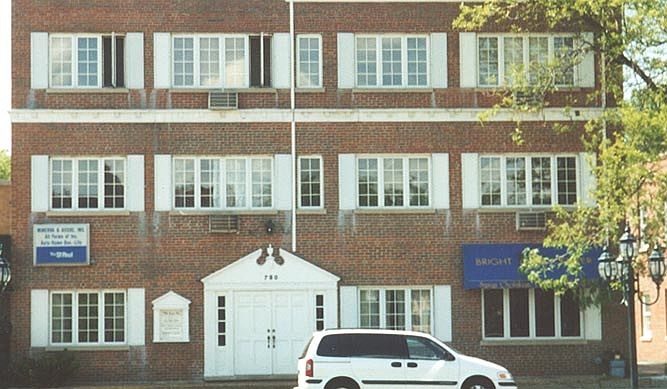 1st image of 790 Lee St APT 8