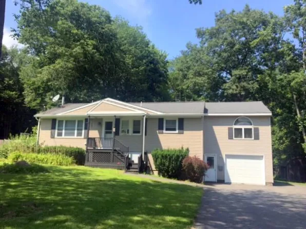 41 Oak Hill Drive, Oakland, ME 04963