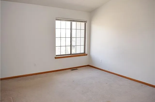 186 Broadmoor Ln — Photo 4
