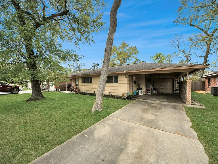 2806 Oak Dr — Photo 6