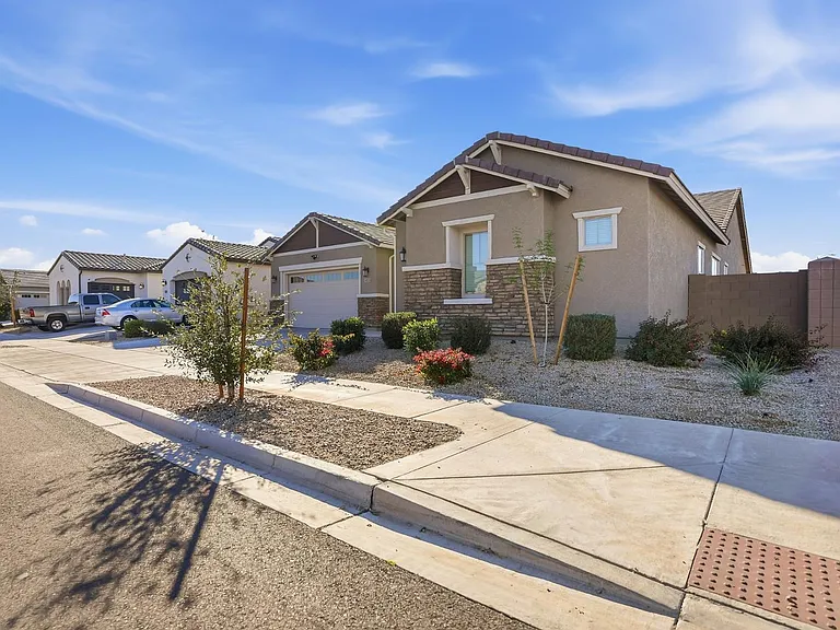 4221 W Carmen St — Photo 8
