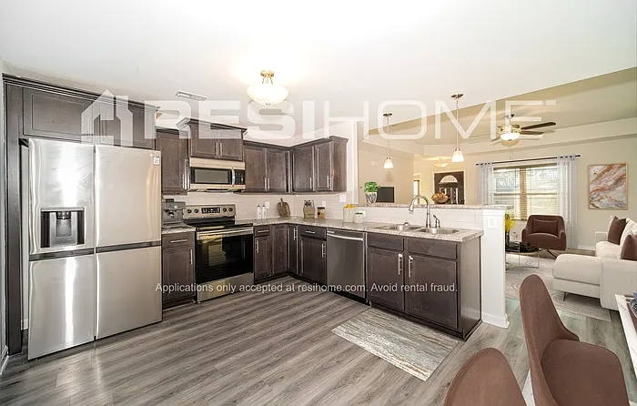 115 Hulsey Ln — Photo 2
