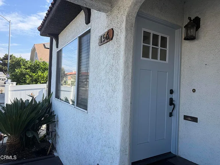 156 S Pacific Ave — Photo 3