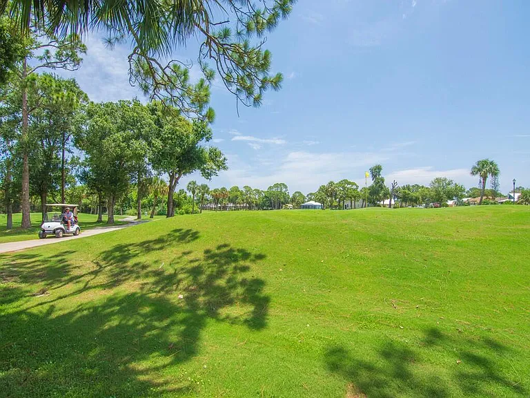 4210 Gator Trace Ave #B — Photo 34