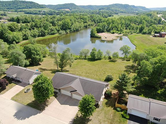 3rd image of 103 Sand Lake COURT #105