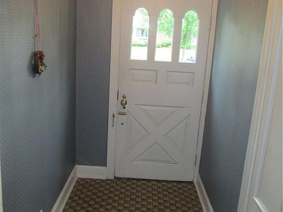 3rd image of 185 Walton Dr