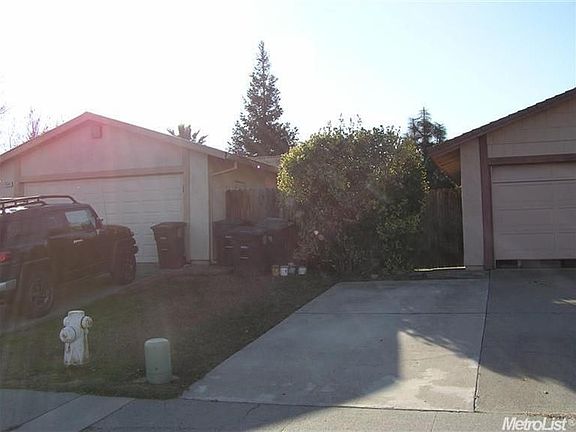 2nd image of 7529 Blackthorne Way