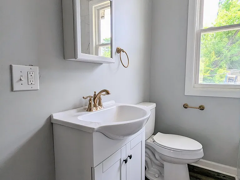 1004 S Beech St — Photo 15