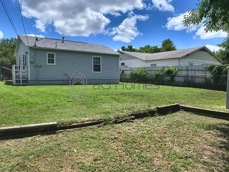 5617 N Donald Ave — Photo 9