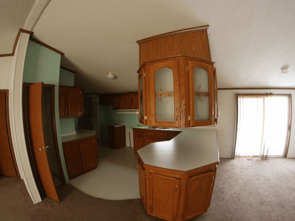 2nd image of 573 Sycamore Ct